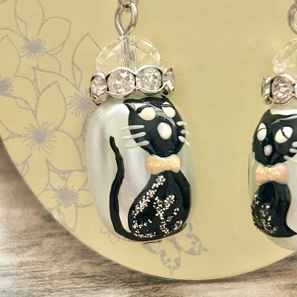 Hand Painted Black Cat Dangle Earrings Rhinestone Crystal - Picture 5 of 5
